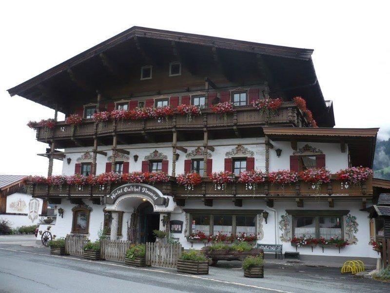 Kaiserhotel Neuwirt โอแบร์นดอร์ฟ อิน ทิโรล ภายนอก รูปภาพ