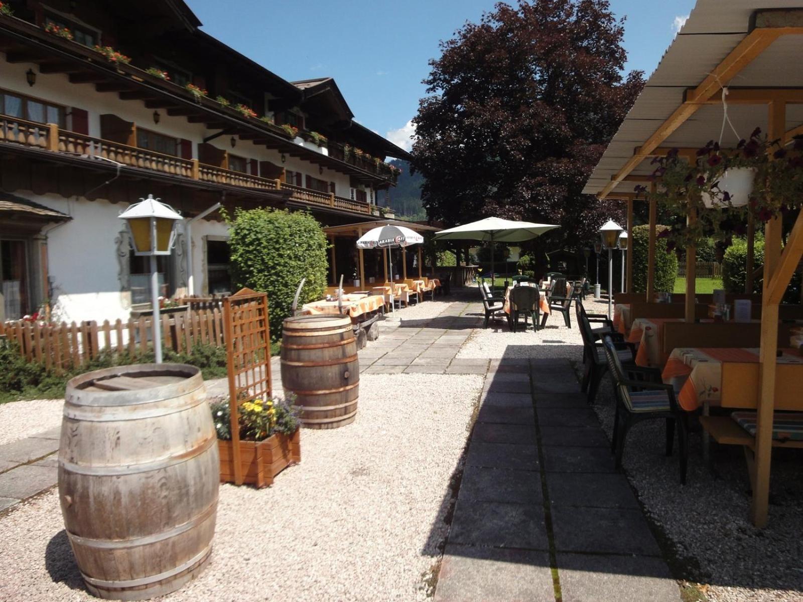Kaiserhotel Neuwirt โอแบร์นดอร์ฟ อิน ทิโรล ภายนอก รูปภาพ