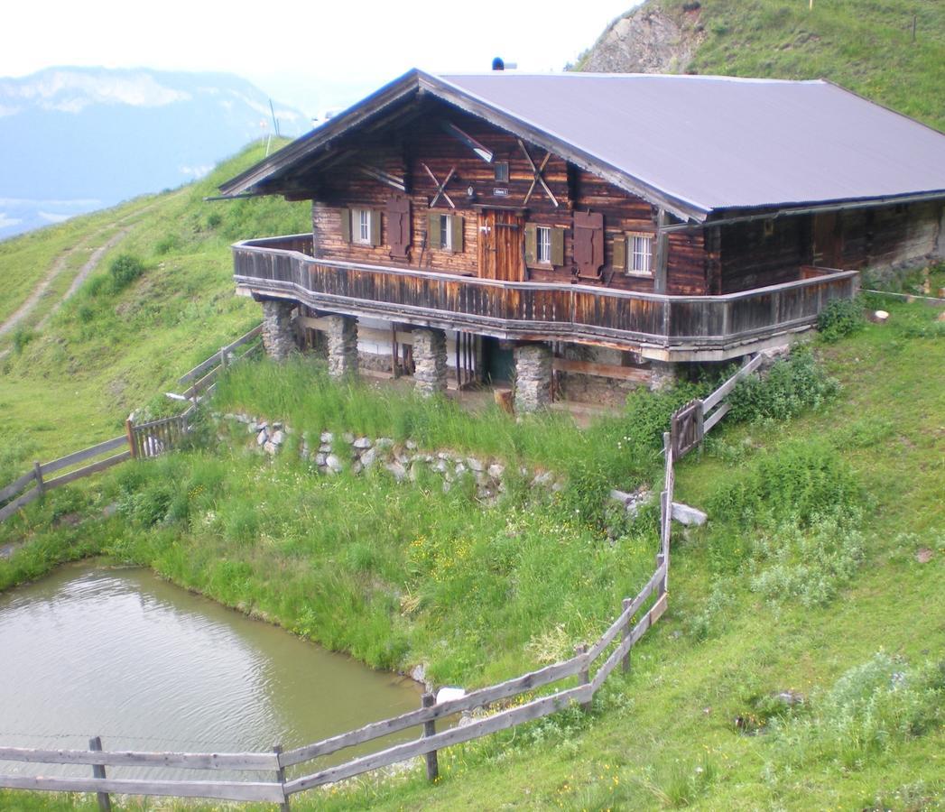Kaiserhotel Neuwirt โอแบร์นดอร์ฟ อิน ทิโรล ภายนอก รูปภาพ